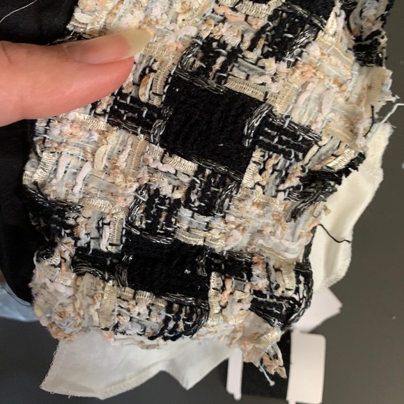 RARE Silhouette of Coco Chanel buttons and swatch - Picture 11 of 11